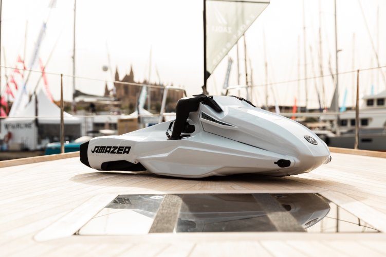 Diving fun with AMAZEA