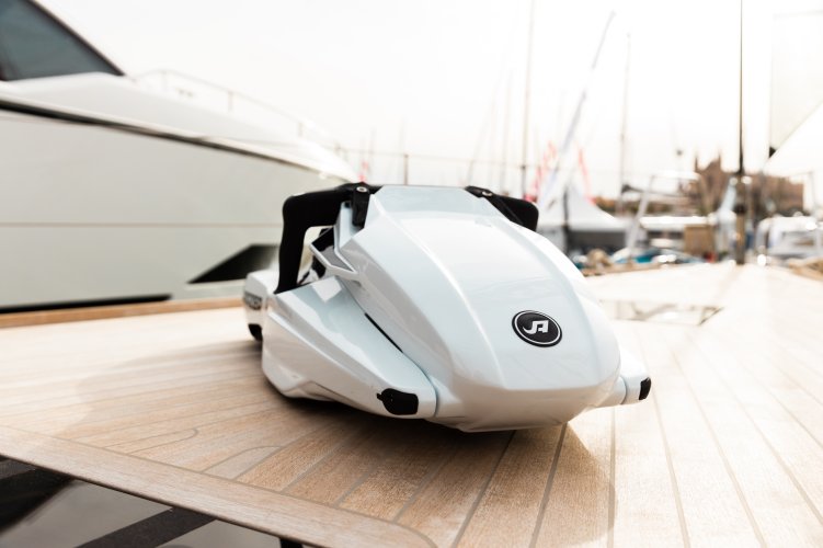 Diving fun with AMAZEA