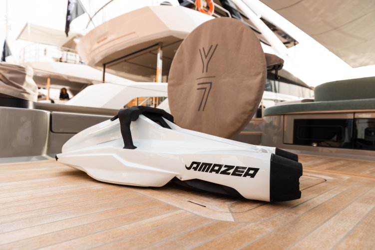 Diving fun with AMAZEA