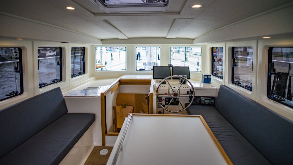 YYachts custom build carbon researcht vessel Eugen Seibold interieur