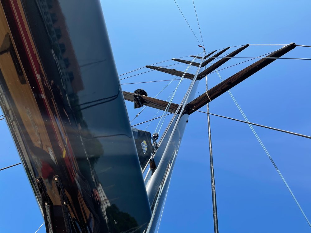 YYachts Pioneer in building yachts from carbon fiber