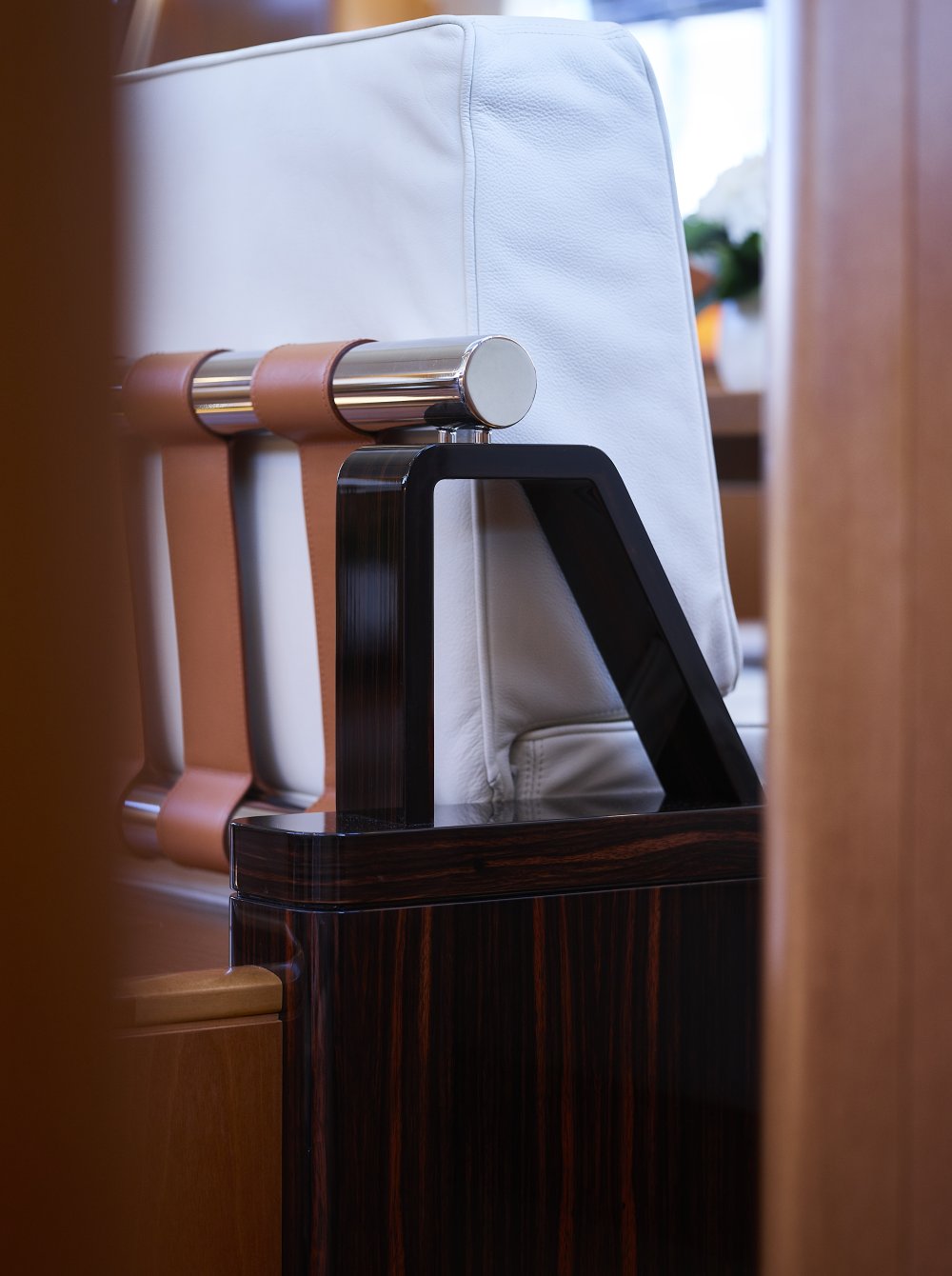 YC/Tripp 90 sofa detail