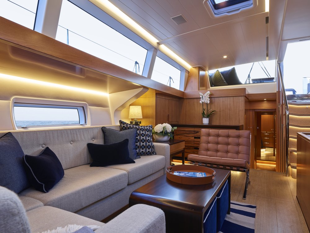 YC/Tripp 90 living area panoramic view