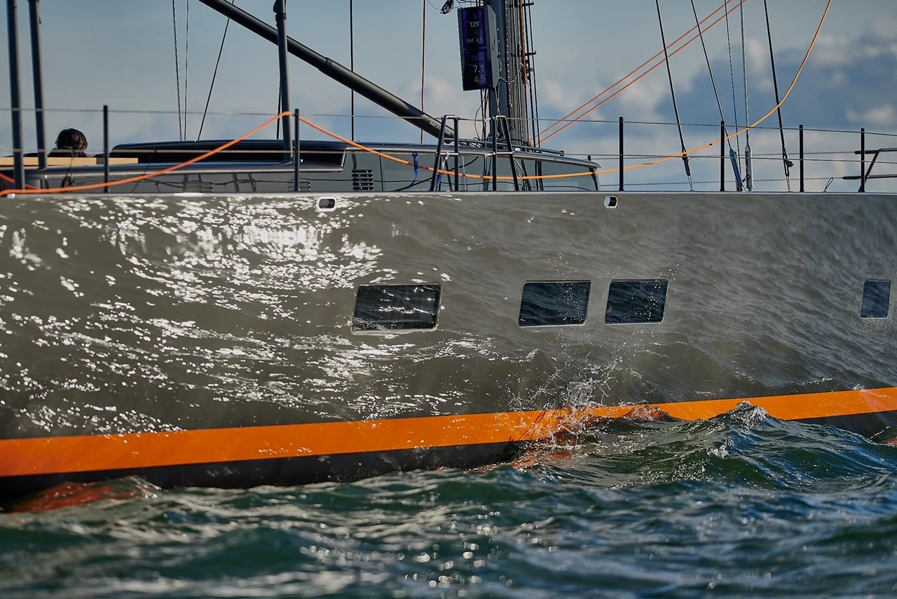 Y8 Vegas Baby - side view