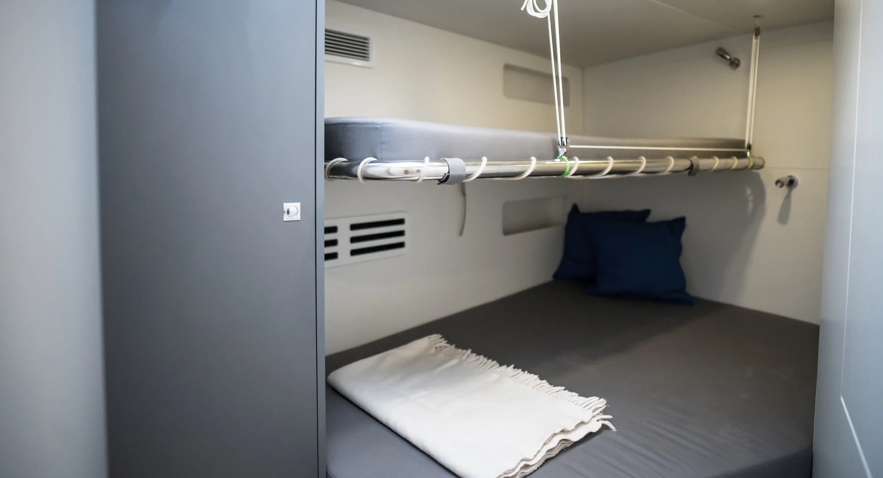 YC Eugen Seibold Triple cabin