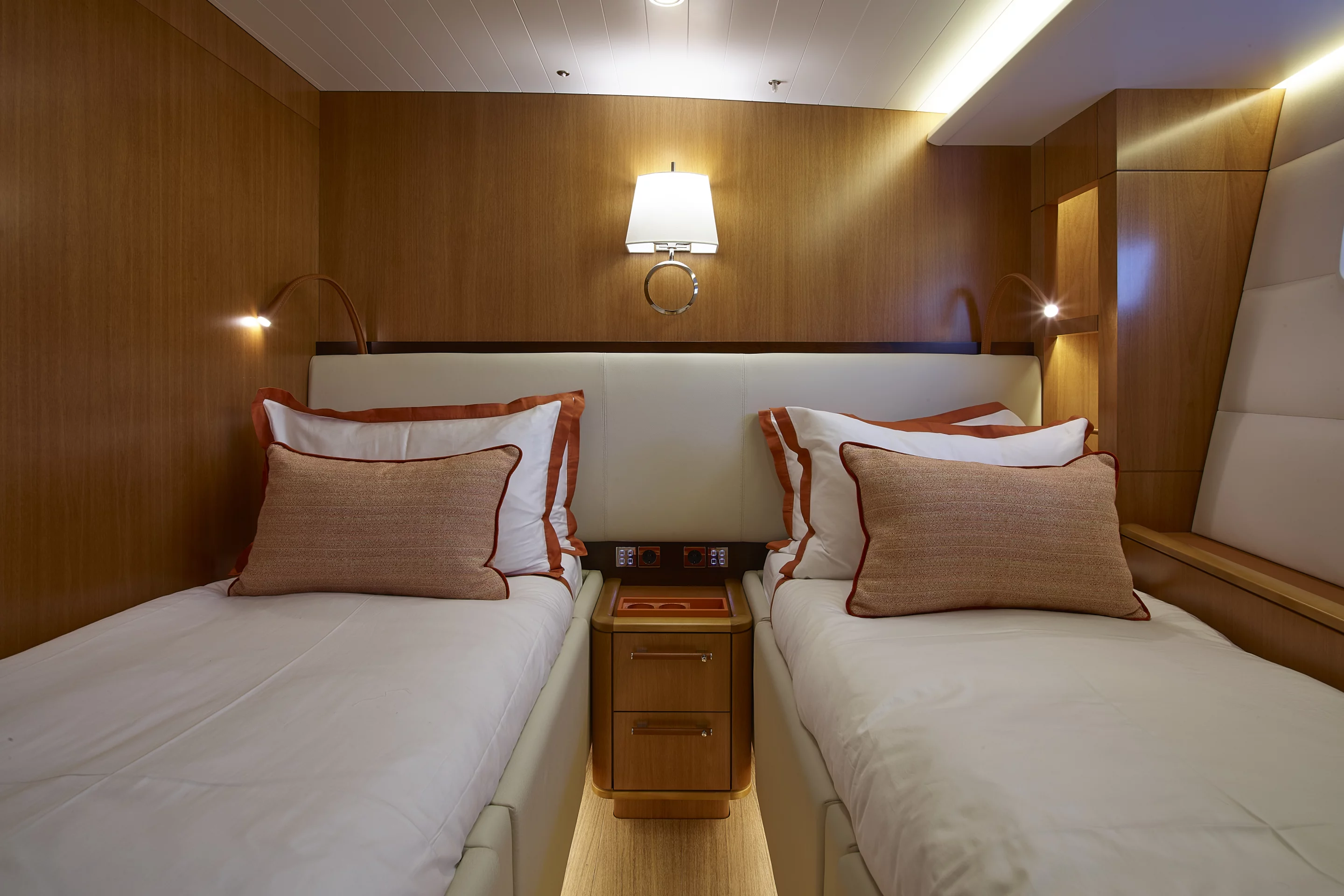 YC/Tripp 90 Guest cabin