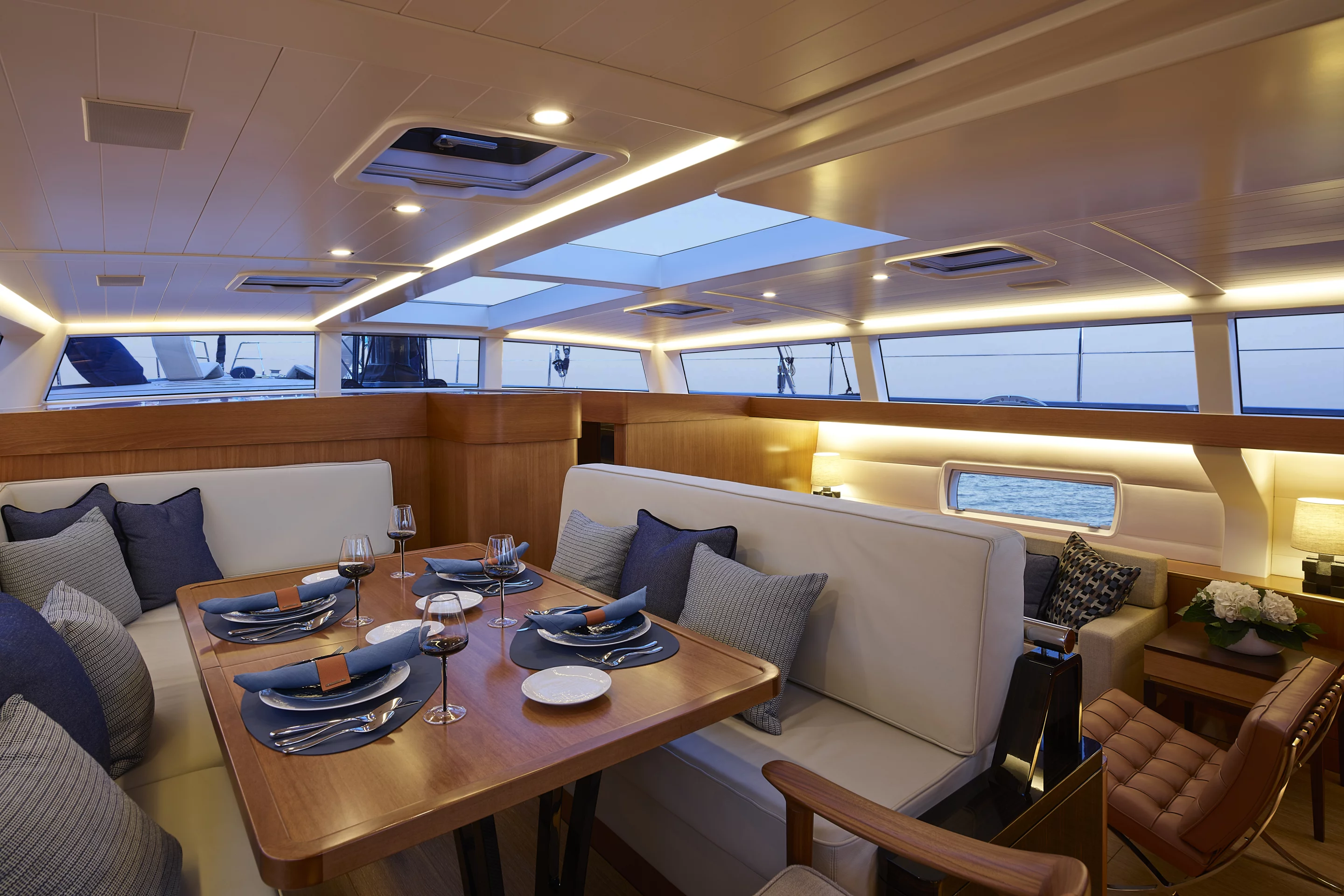 YC/Tripp 90 Panoramic view dining area