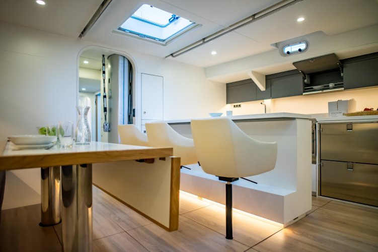 YYachts custom build carbon researcht vessel Eugen Seibold interieur