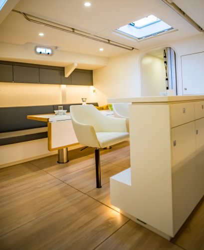 YYachts custom build carbon researcht vessel Eugen Seibold interieur