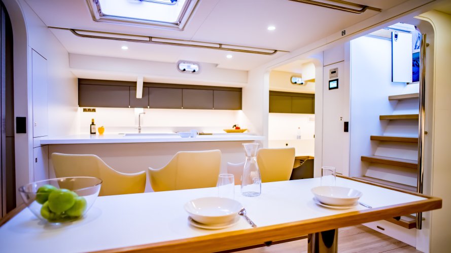 YYachts custom build carbon researcht vessel Eugen Seibold interieur