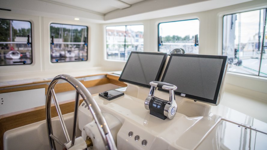 YYachts custom build carbon researcht vessel Eugen Seibold interieur