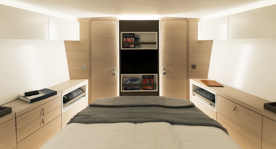 Luxury Carbon Yacht Makai