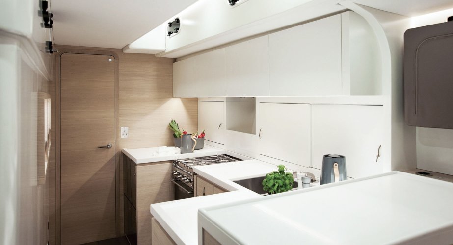 Luxury Carbon Yacht Makai