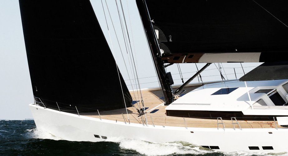 Luxury Carbon Yacht Makai