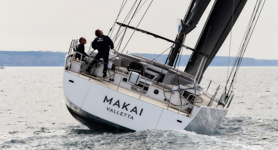 Luxury Carbon Yacht Makai
