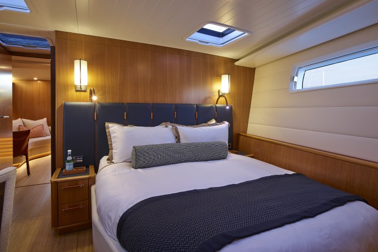 YC/Tripp 90 Master Cabin