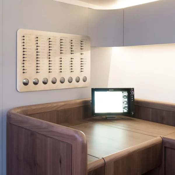 Y8 Cool Breeze Charting desk