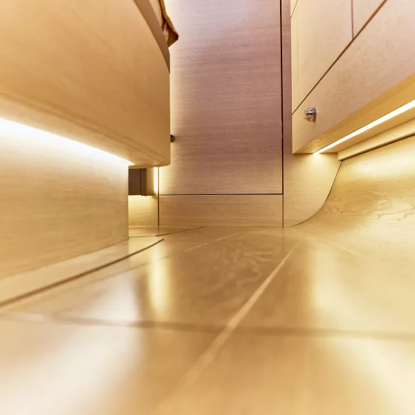 Y8 Floor Mastercabin