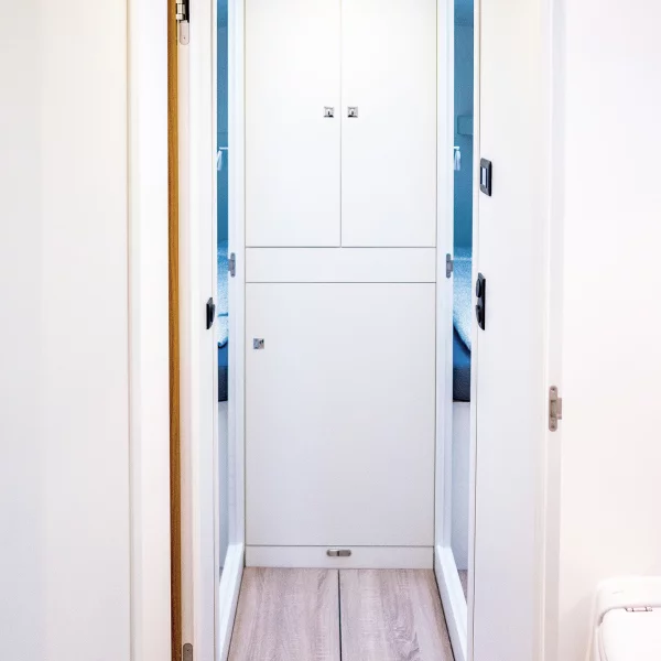 YC Eugen Seibold cabin hallway