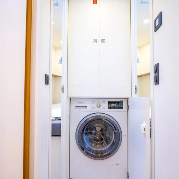 YC Eugen Seibold cabin hallway