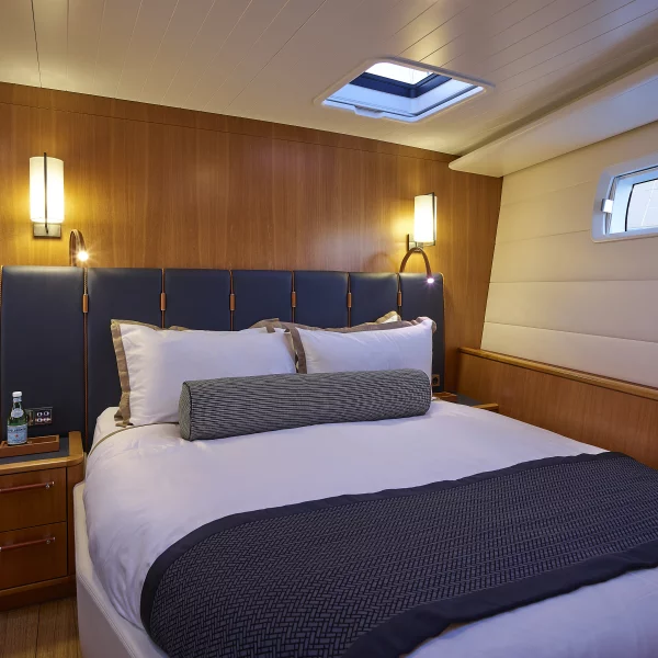 YC/Tripp 90 Master Cabin