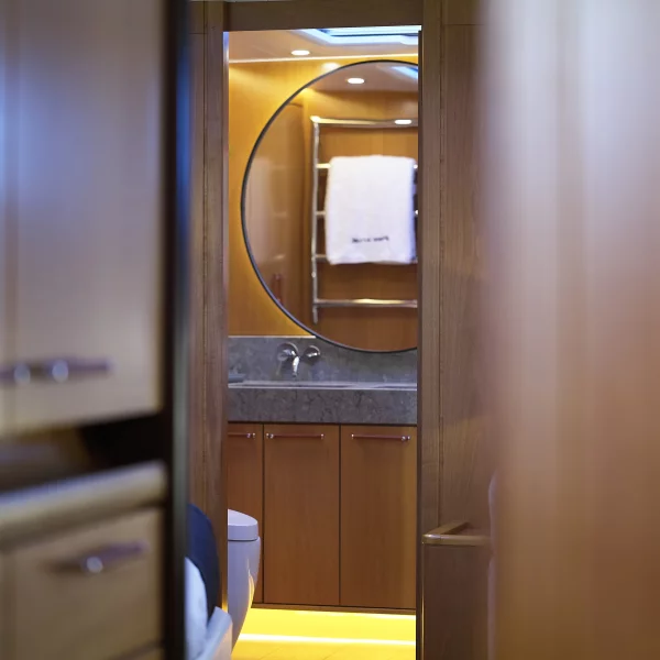 YC/Tripp 90 Master bathroom