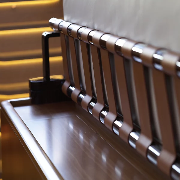 YC/Tripp 90 lounge detail