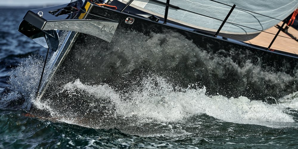 Y8 Luxury Carbon Yacht